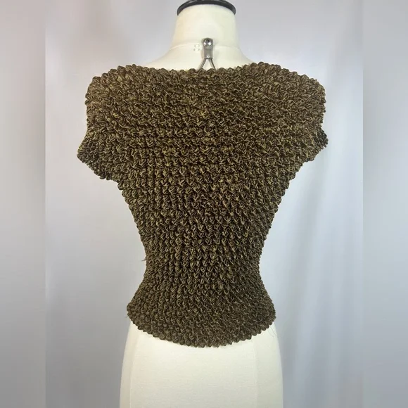 UNBRANDED TEXTURED SHORT SLEEVE - Picture 4 of 4